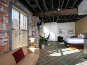 20-suite-living